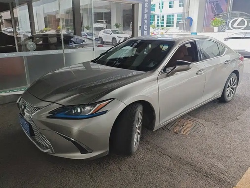 Lexus ES 2021
