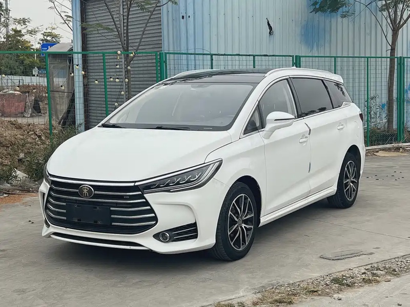 BYD MAX