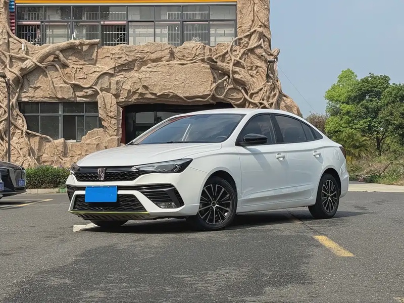 Roewe i5