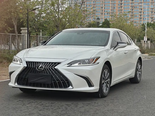 Lexus ES 2023