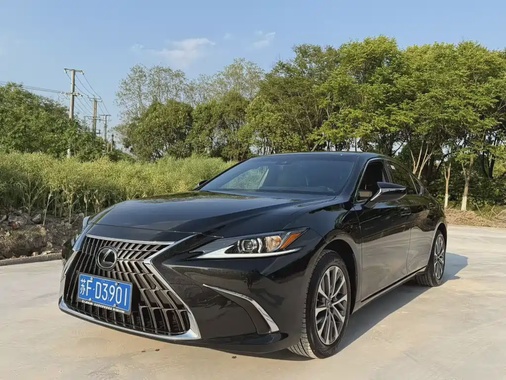 Lexus ES 2024