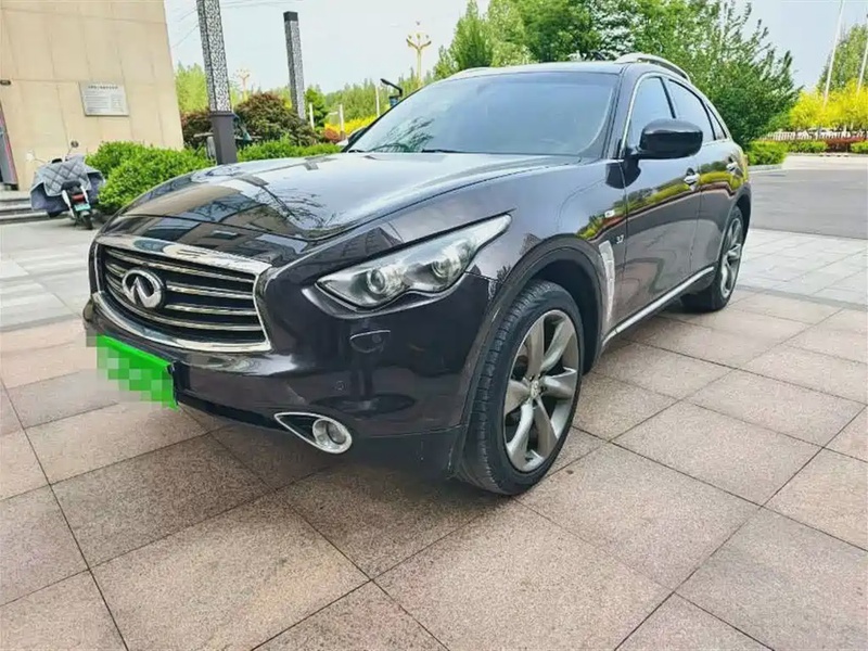 Infiniti QX70