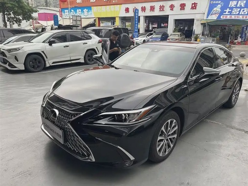 Lexus ES 2024