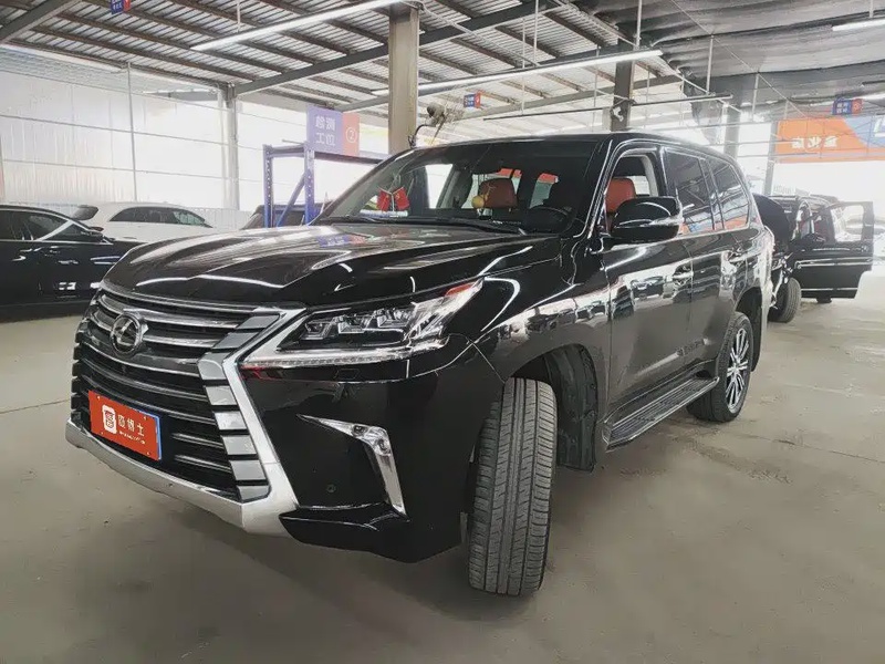 Lexus LX