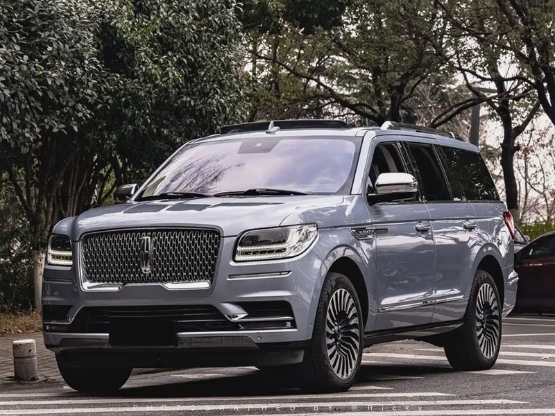 Lincoln Navigator