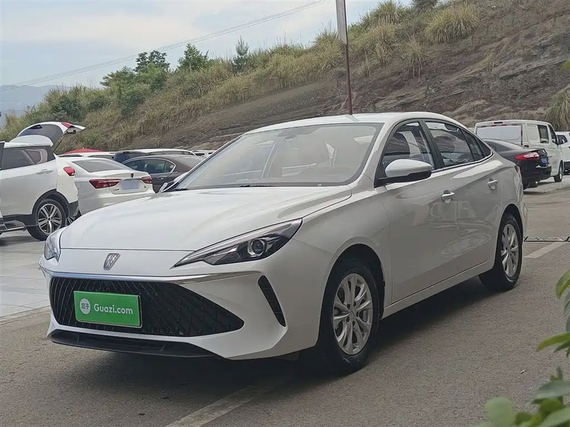 Roewe i5