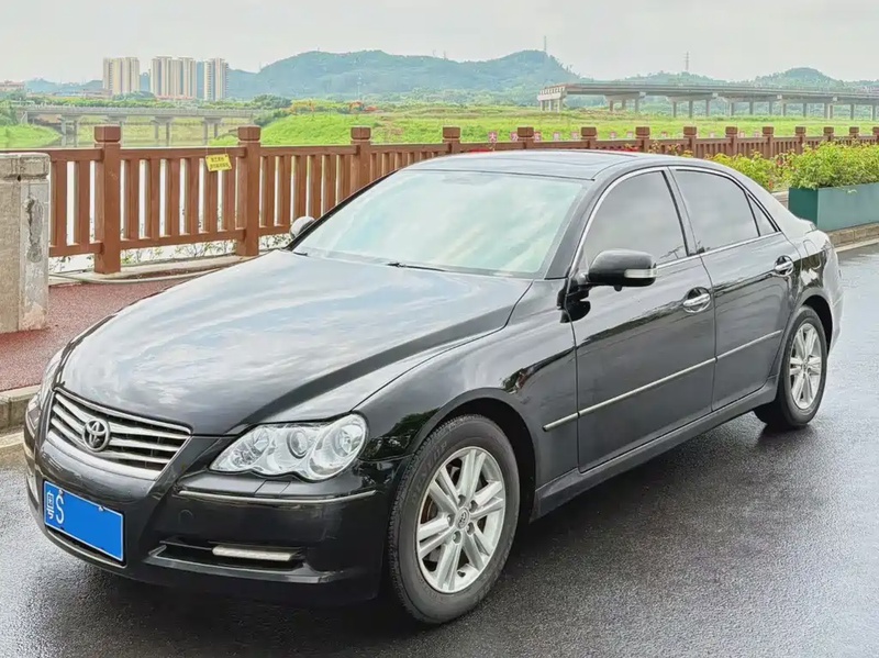 Toyota Reiz