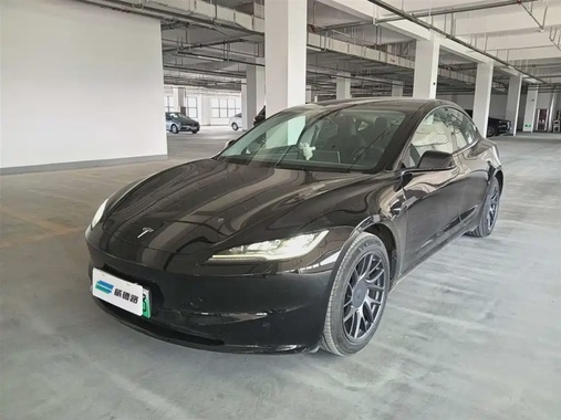 Tesla Model 3 2024