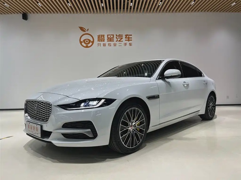Jaguar XE