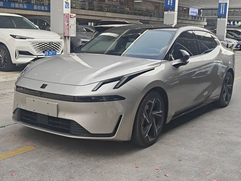 Lynk & Co 07
