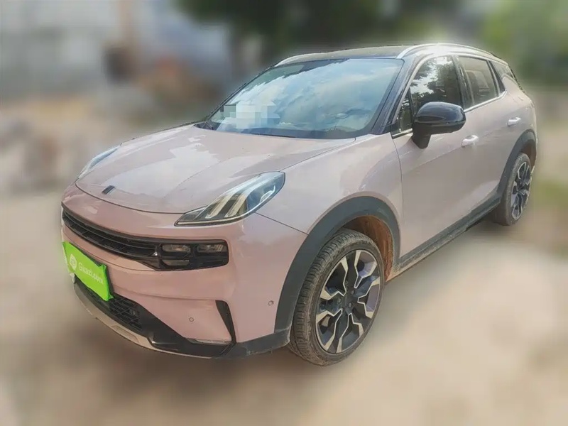 Lynk & Co 06