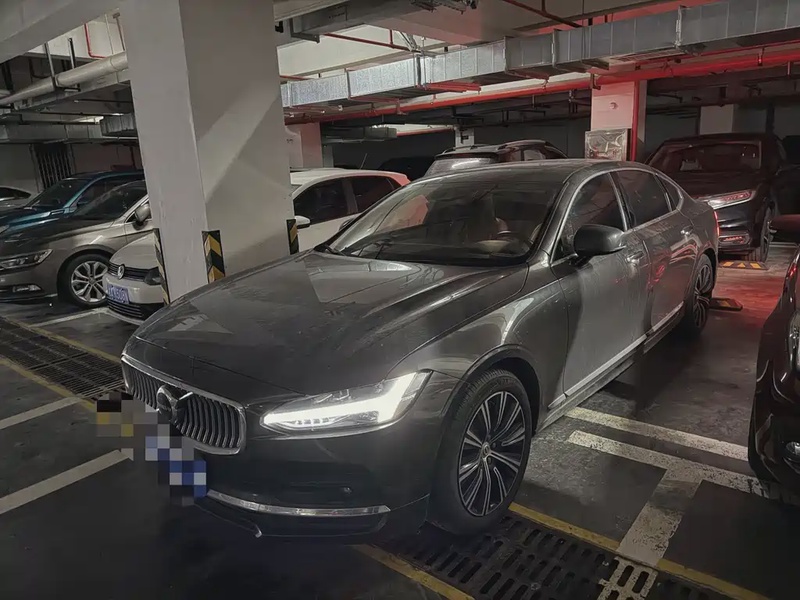 Volvo S90