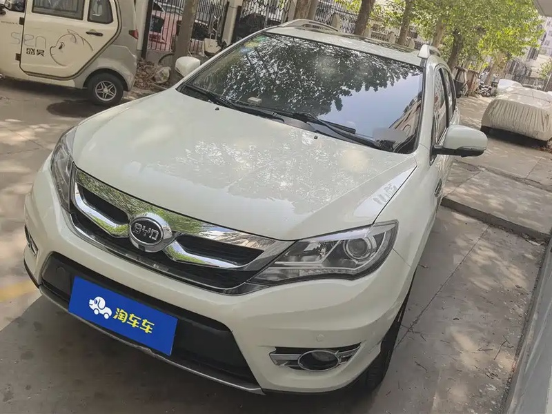 BYD S7