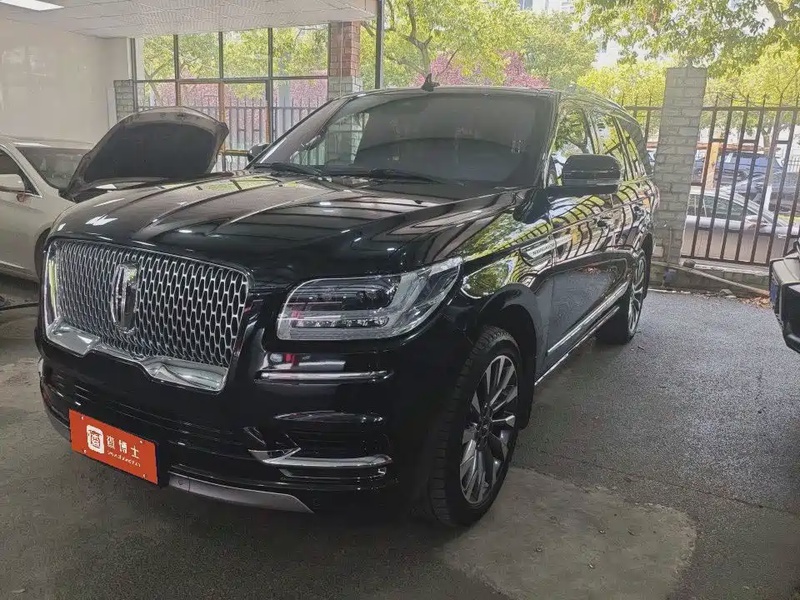 Lincoln Navigator