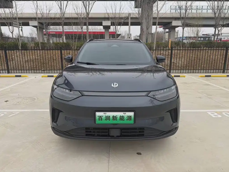 Leapmotor C11