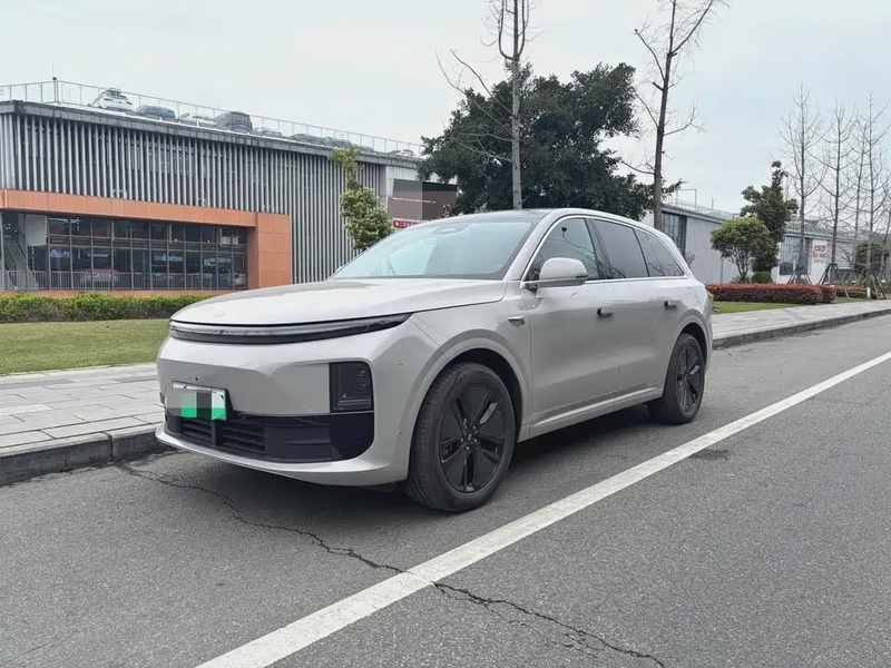 Li Auto L6