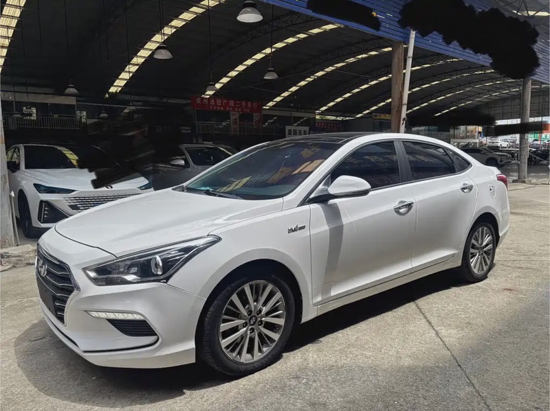 Hyundai Mistra