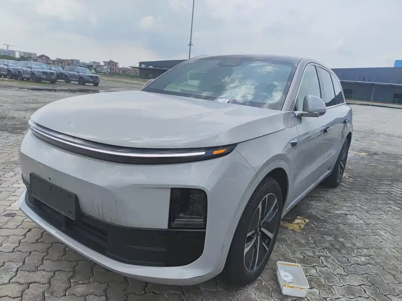 Li Auto L6