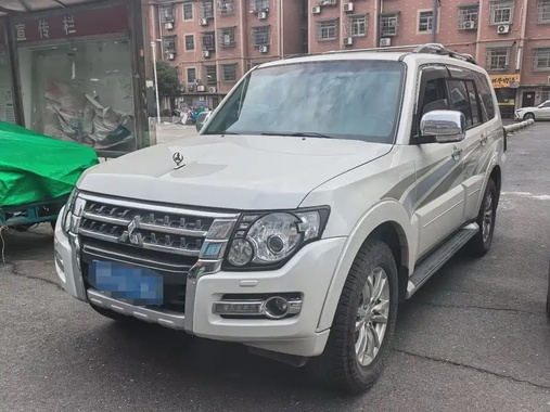 Mitsubishi Pajero 2018