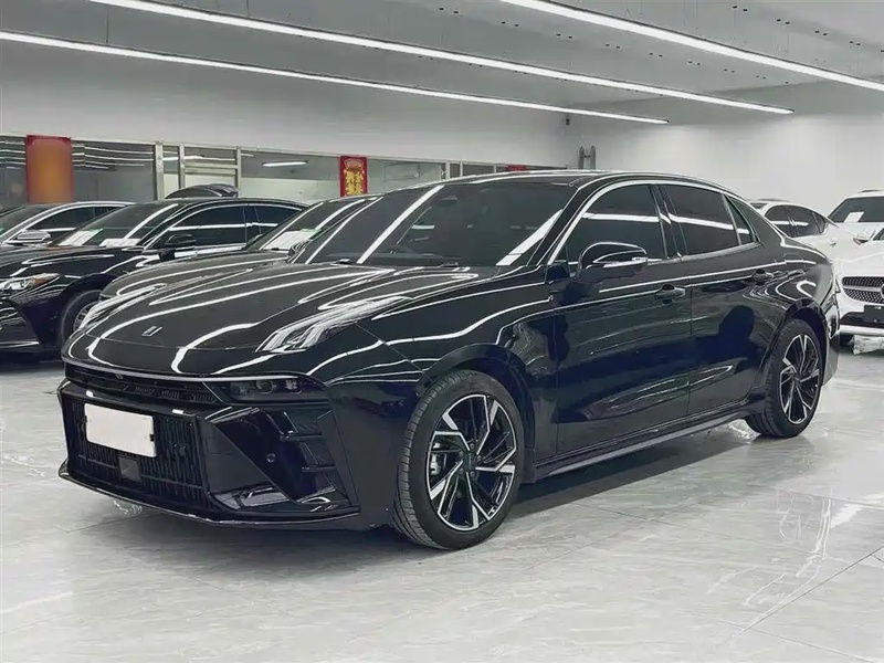 Lynk & Co 03