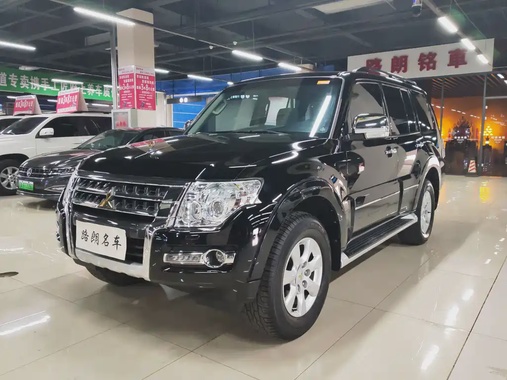 Mitsubishi Pajero 2020