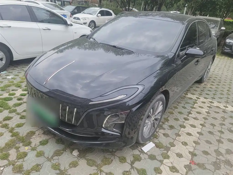 Hongqi E-QM5