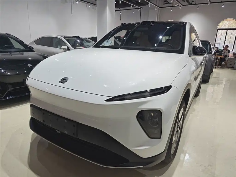 NIO EC7