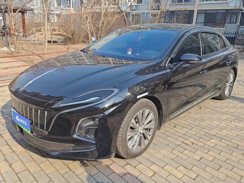 Hongqi E-QM5