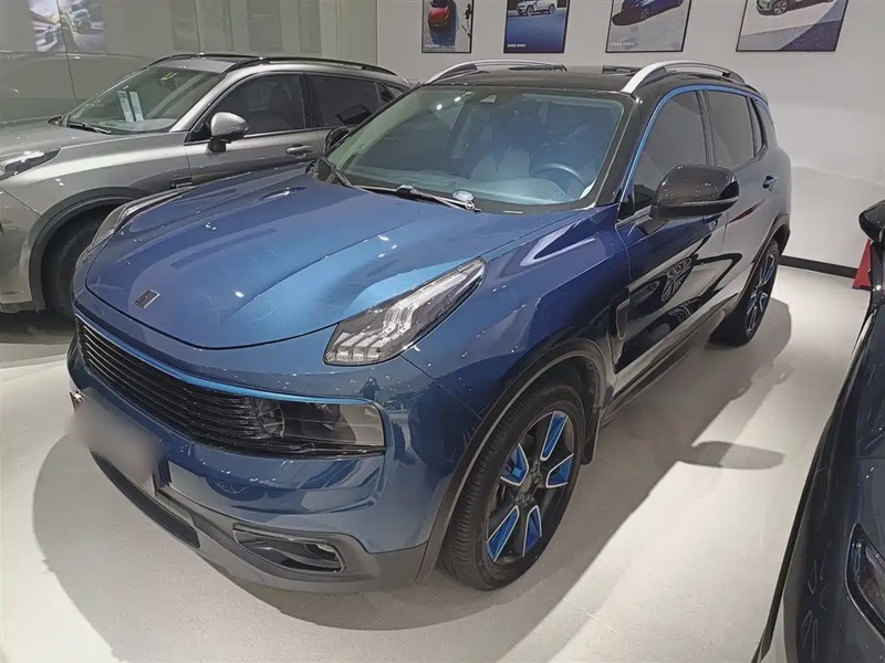 Lynk & Co 01