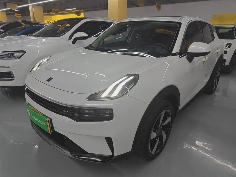 Lynk & Co 06
