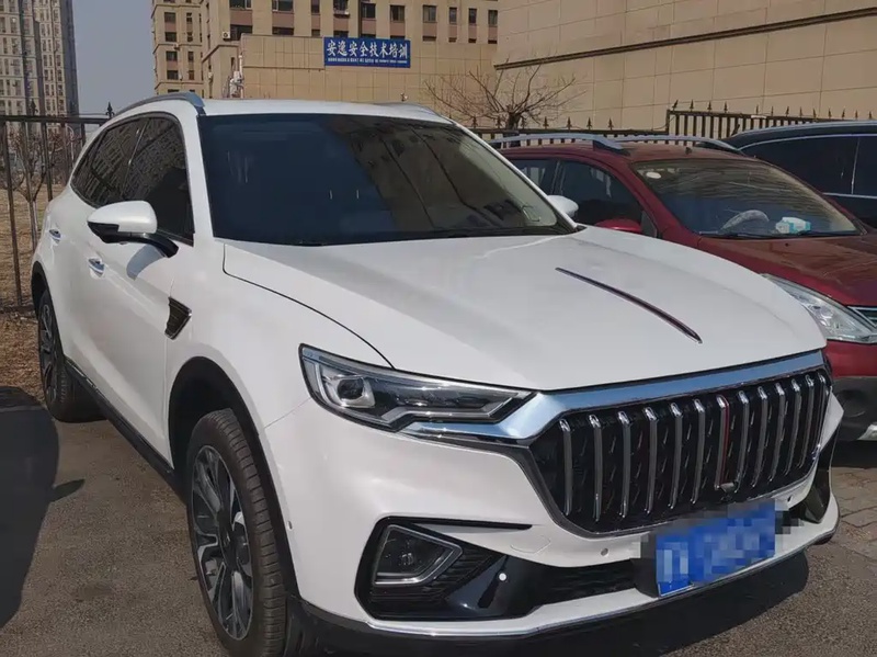 Hongqi HS5