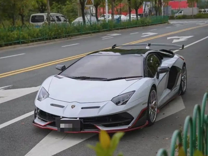 Lamborghini Aventador