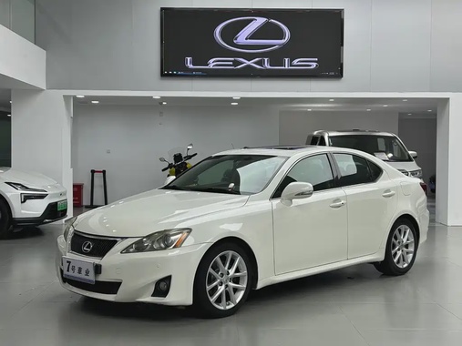 Lexus IS 2011