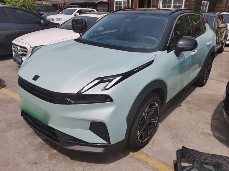 Lynk & Co 06