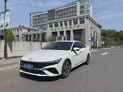 Hyundai Elantra 2024