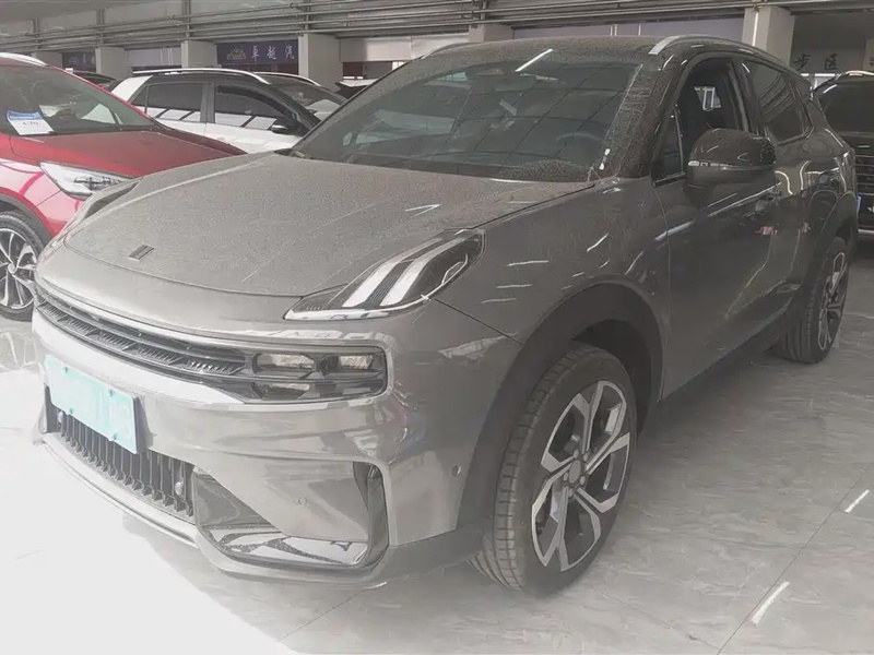 Lynk & Co 06