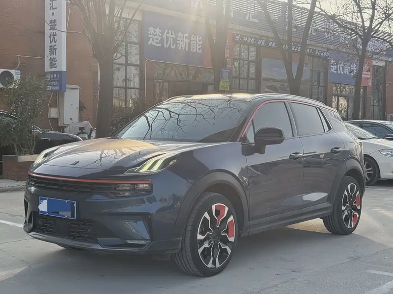 Lynk & Co 06