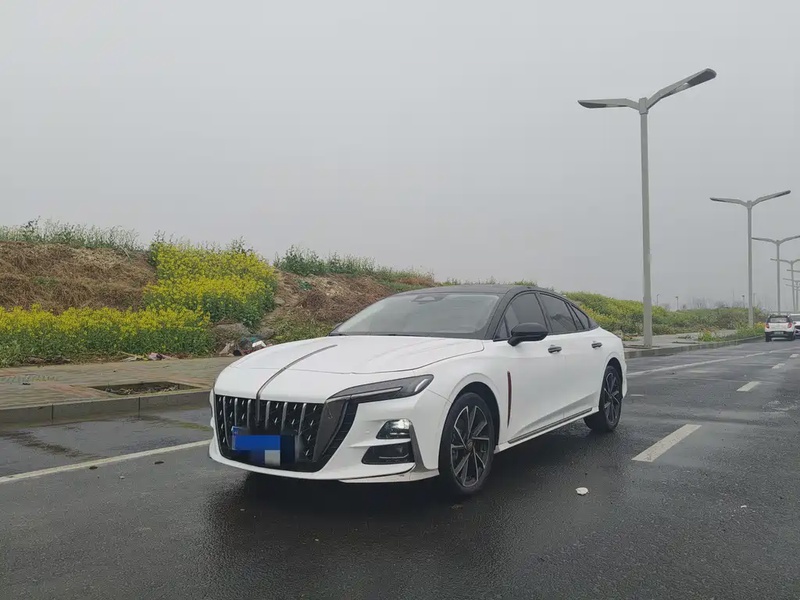 Hongqi H6