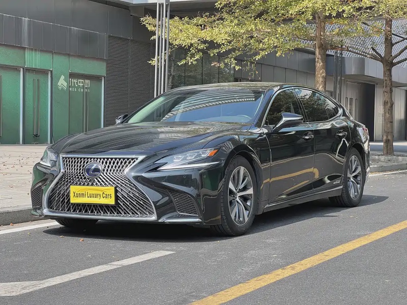 Lexus LS