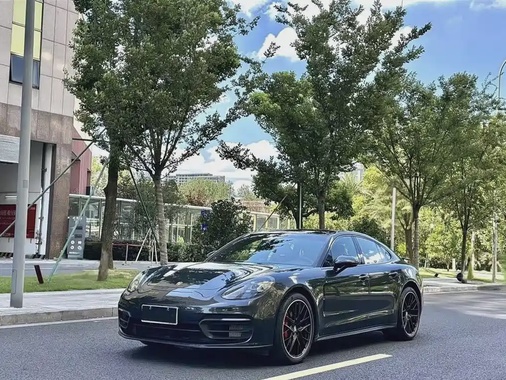 Porsche Panamera 2023