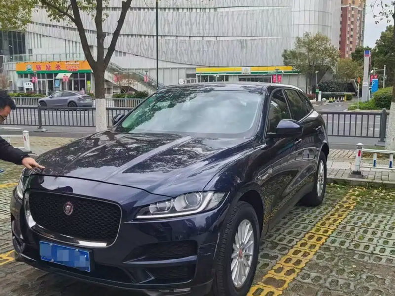 Jaguar F-Pace