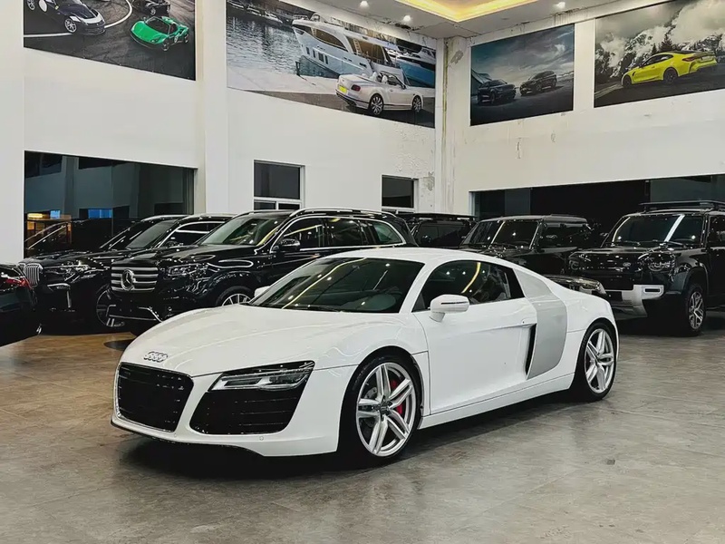 Audi R8