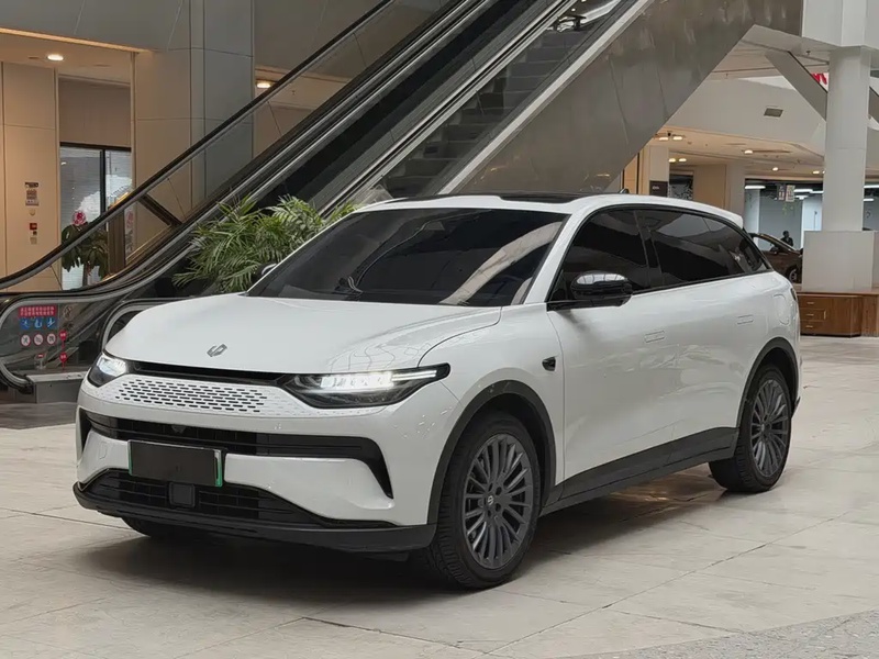 Leapmotor C11
