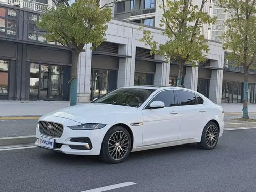 Jaguar XE 2021