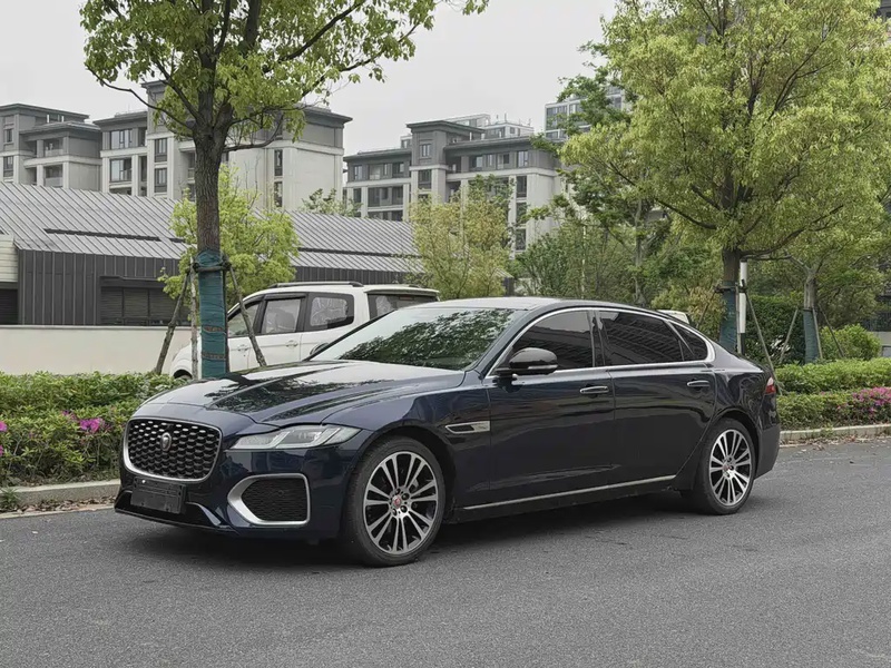 Jaguar XF