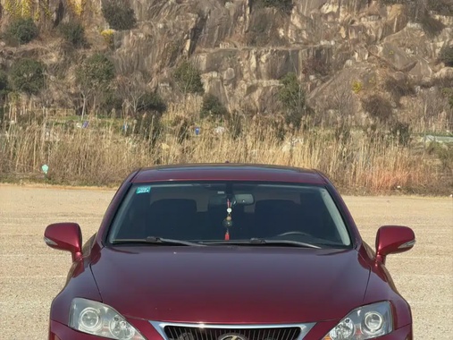 Lexus IS 2011