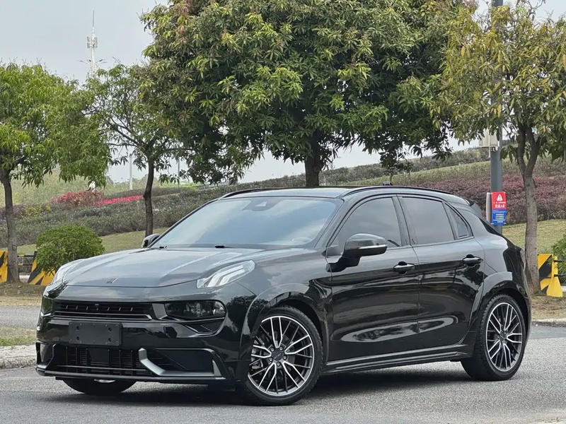 Lynk & Co 02