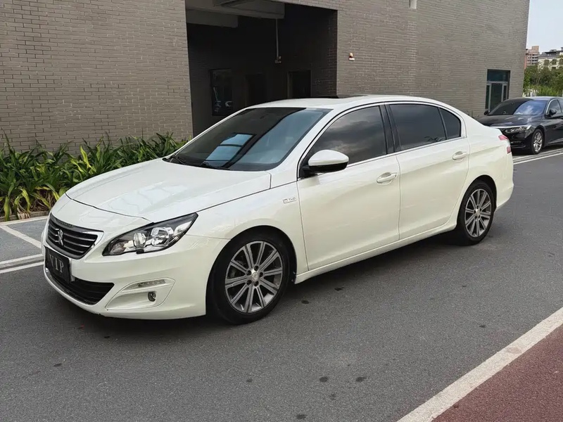 Peugeot 408
