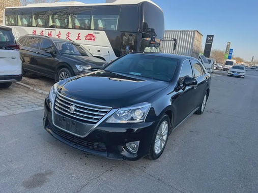 Toyota Crown 2013