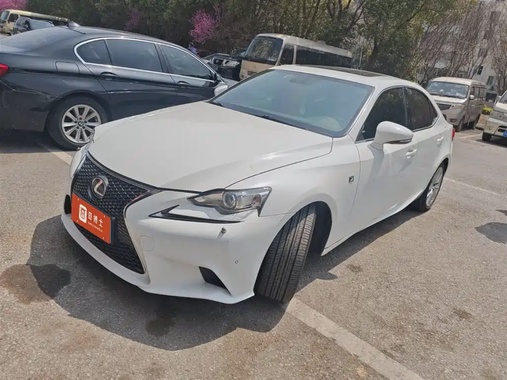 Lexus IS 2016